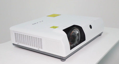 Jüngste unternehmensnachrichten über Der FLYIN RL-S600W-Projektor prägt den neuen Maßstab in Wirtschaft und Bildung neu!