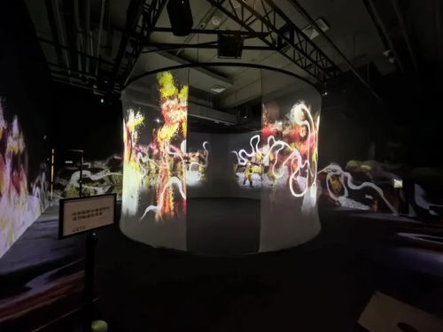 Jüngste unternehmensnachrichten über FLYIN-Projektor: Zeit und Raum mit Licht und Schatten rekonstruieren, das Lebens-Epos von "einem Blick für alle" interpretieren