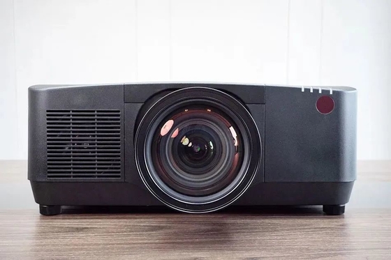 Flyin EL-G36KU 4K 7D Hologrammlaserprojektor mit 3LCD 30K ANSI Lumens für Outdoor-Gebäude