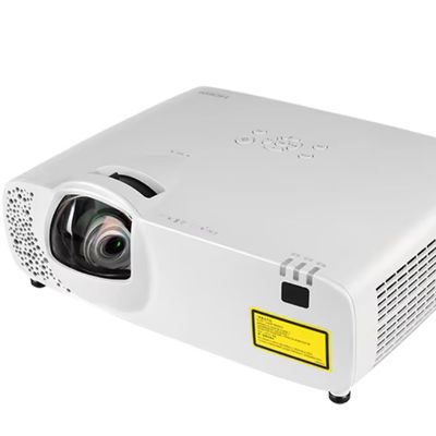 Flyin 5500 ANSI Lumens Native 4K 3LCD Laser Projektor Kurzwerfer HDBaseT für Bildung 3D-Mapping